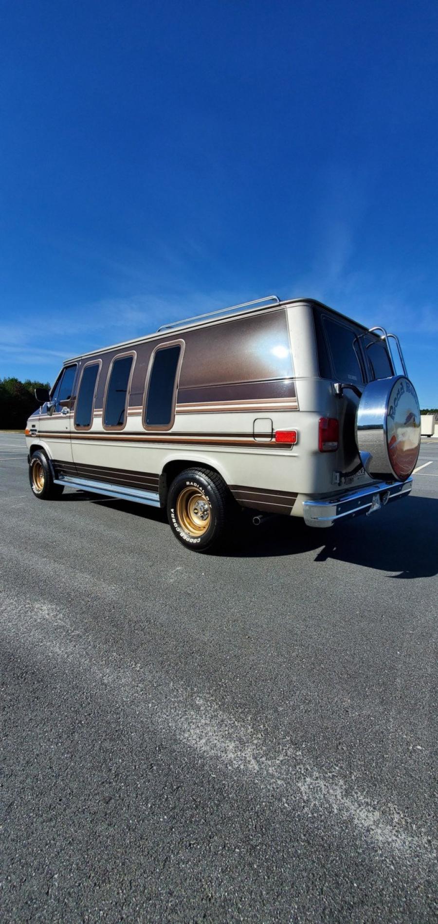  Chevrolet G20 Conversion Van  (CG21305) 1988 года  (фото 68 из 257)